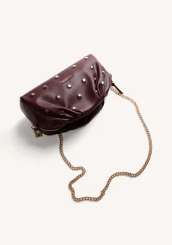 BOLSO BANDOLERA BURDEOS TACHAS