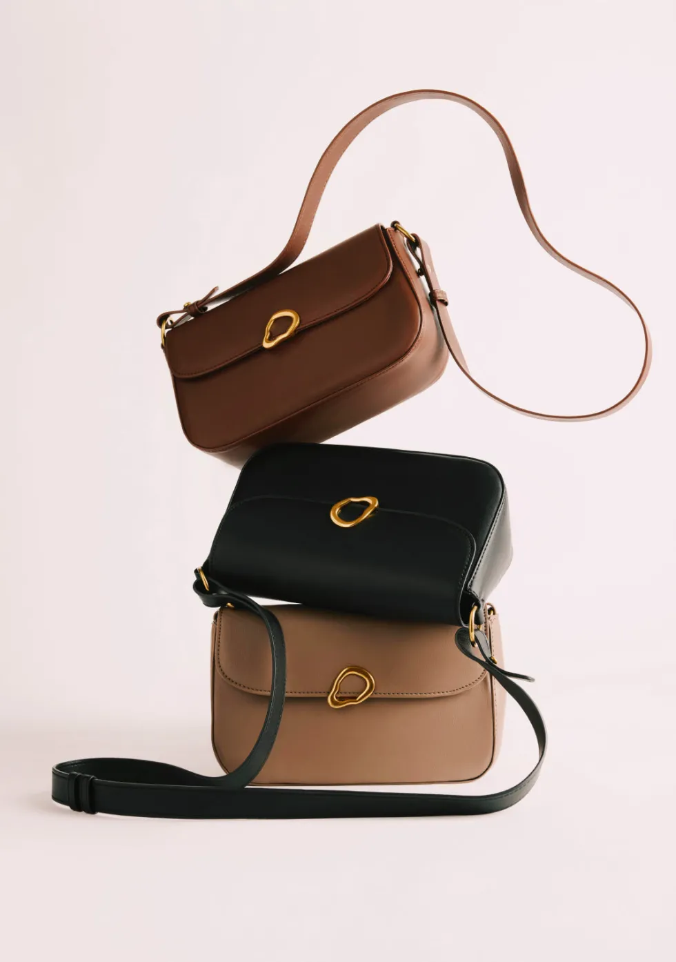 BOLSO BANDOLERA MARRÓN HEBILLA