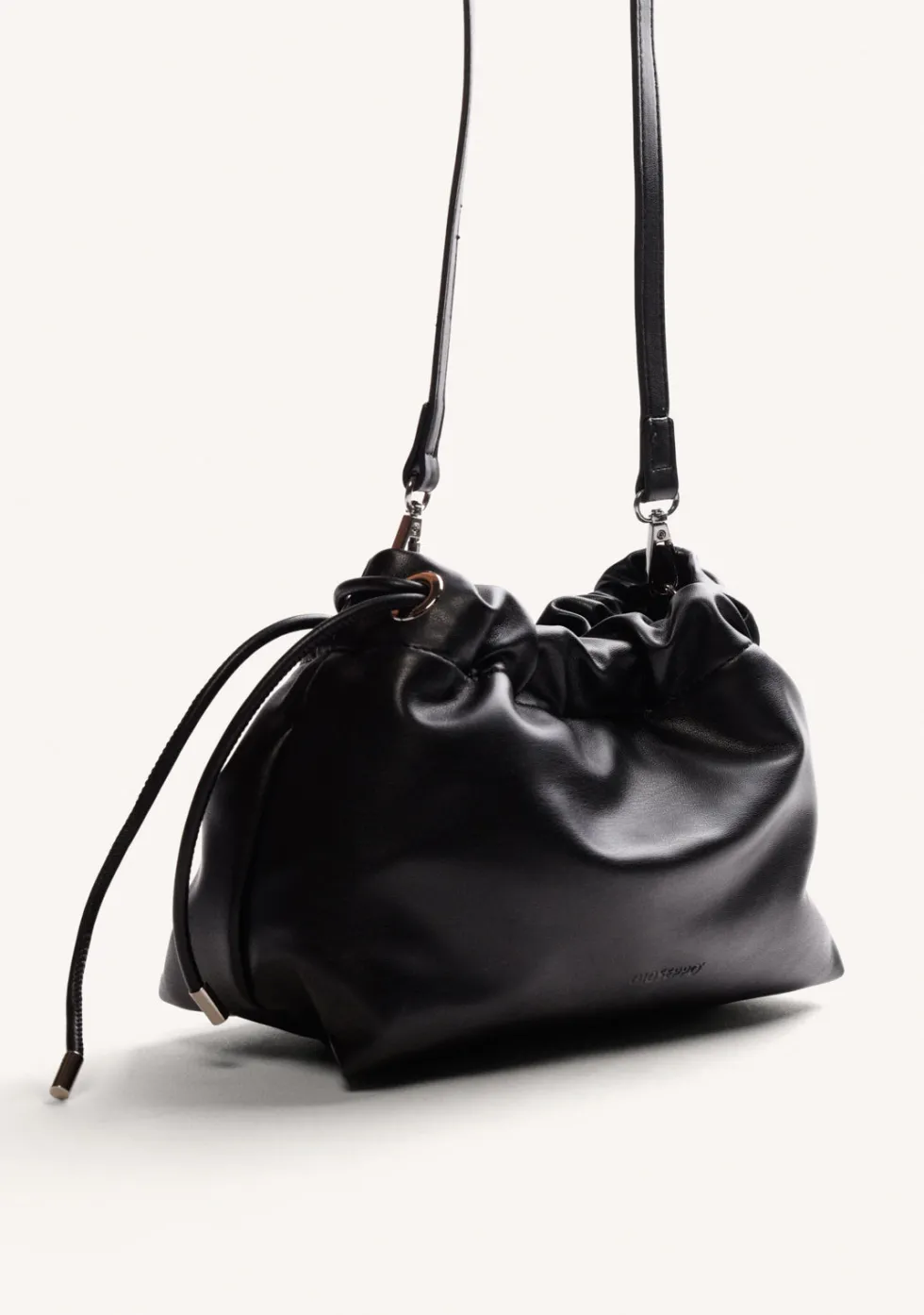 BOLSO BUCKET NEGRO