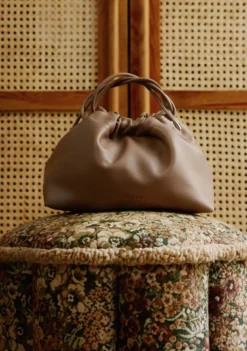 BOLSO BUCKET TAUPE