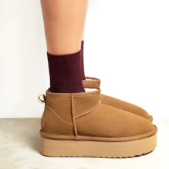 BOTAS AUSTRALIANAS COLOR CUERO CON PLATAFORMA PARA MUJER BANCROFT