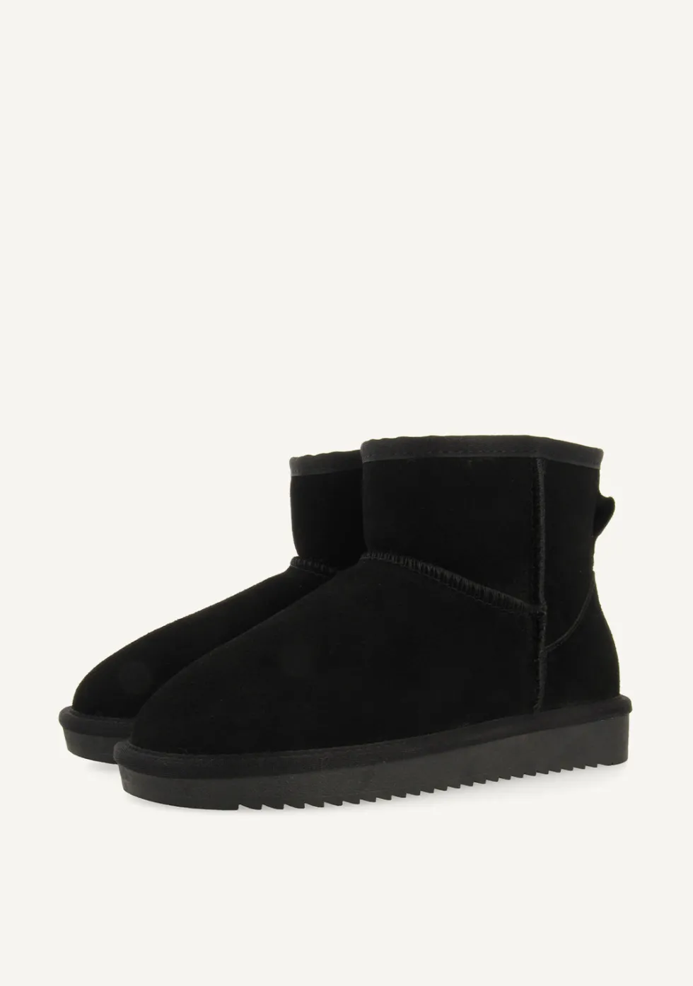 BOTAS AUSTRALIANAS COLOR NEGRO DE CAÑA MEDIA PARA MUJER GILLIAM
