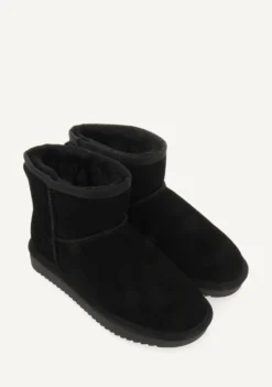 BOTAS AUSTRALIANAS COLOR NEGRO DE CAÑA MEDIA PARA MUJER GILLIAM