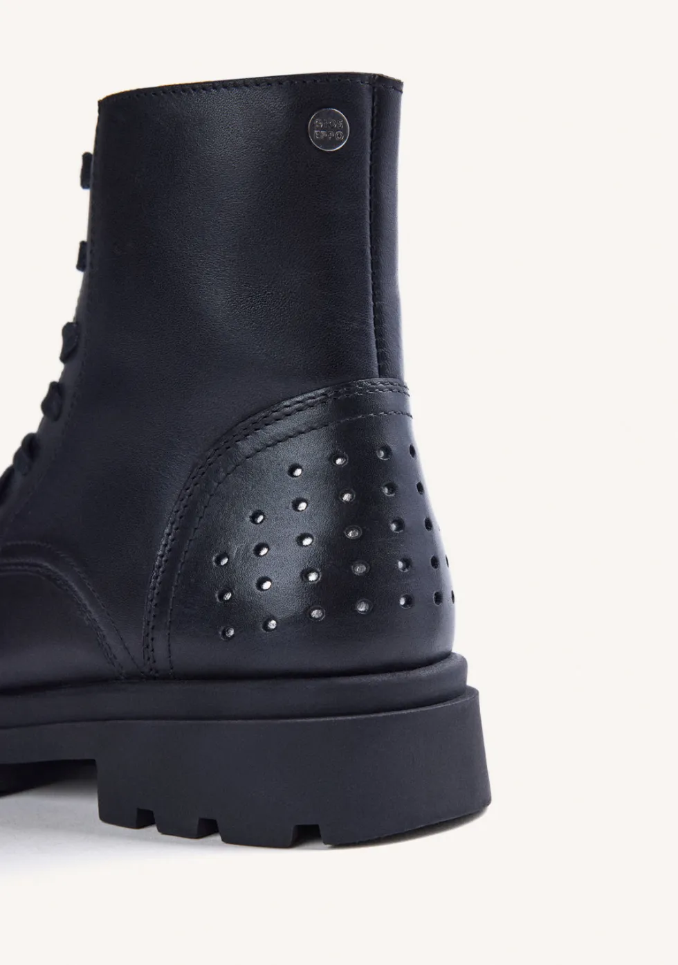 BOTAS NEGRO PIEL CON CREMALLERA