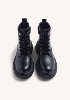 BOTAS NEGRO TACHAS