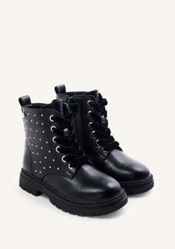 BOTAS TACHAS Y CORDONES