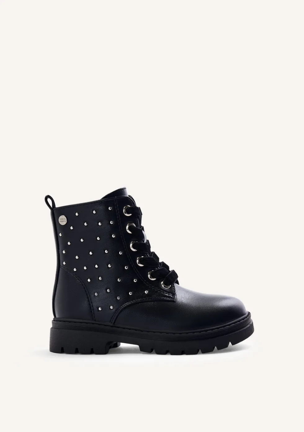 BOTAS TACHAS Y CORDONES