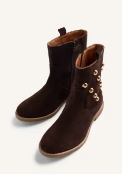 BOTINES CHOCOLATE PIEL TACHUELAS