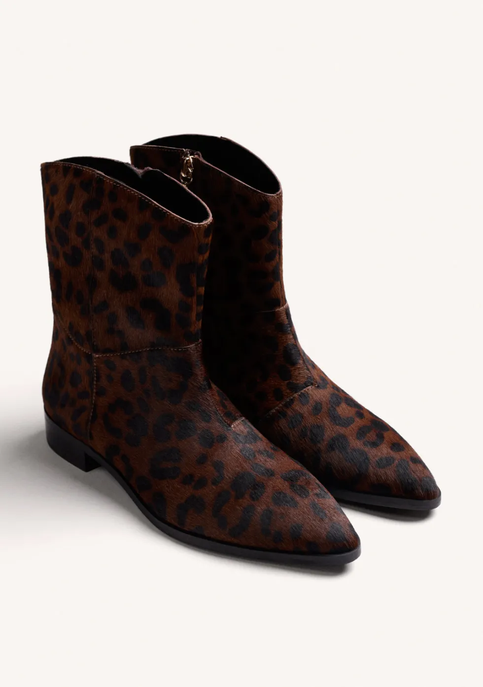 BOTINES ESTAMPADO ANIMAL PIEL