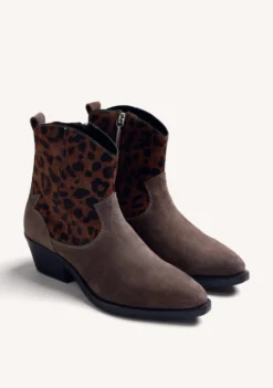 BOTINES ESTAMPADO ANIMAL PIEL