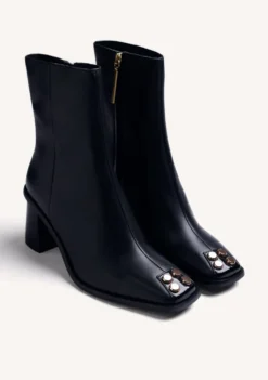 BOTINES NEGRO PIEL TACHAS