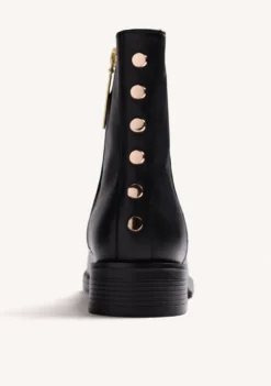 BOTINES NEGRO PIEL TACHAS