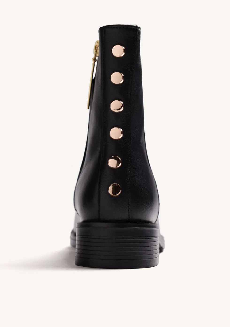 BOTINES NEGRO PIEL TACHAS