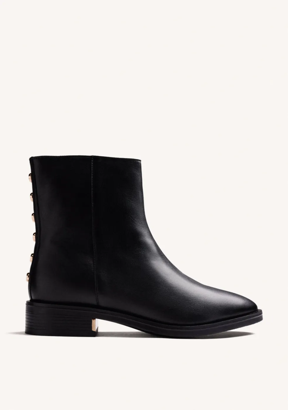 BOTINES NEGRO PIEL TACHAS
