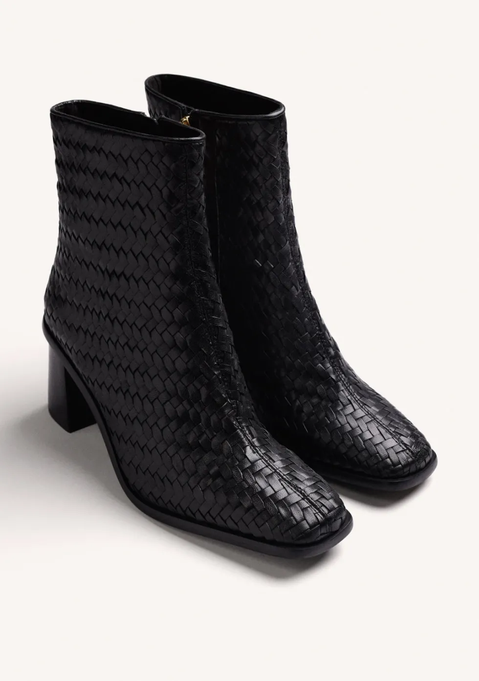 BOTINES NEGRO PIEL TRENZADA