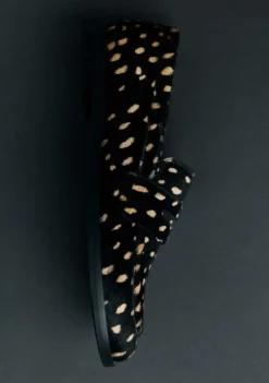 MOCASINES PIEL ESTAMPADO ANIMAL NEGRO BY MELYSA PINTO