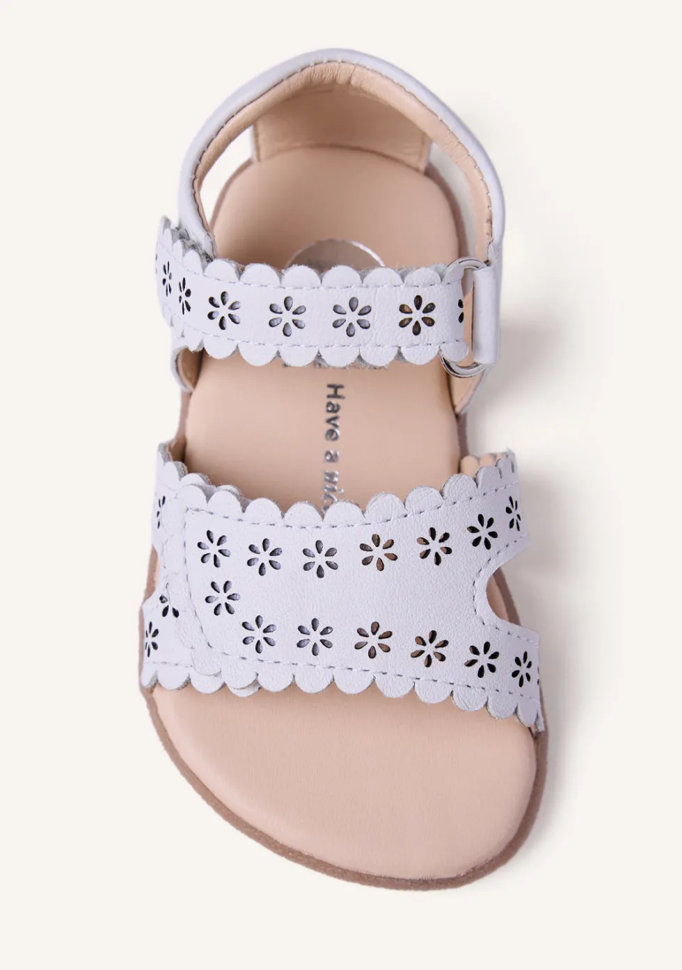 SANDALIAS BAREFOOT PIEL CALADA FLORES KABATI