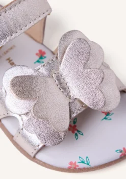 SANDALIAS BAREFOOT PIEL CON MARIPOSA NANDI