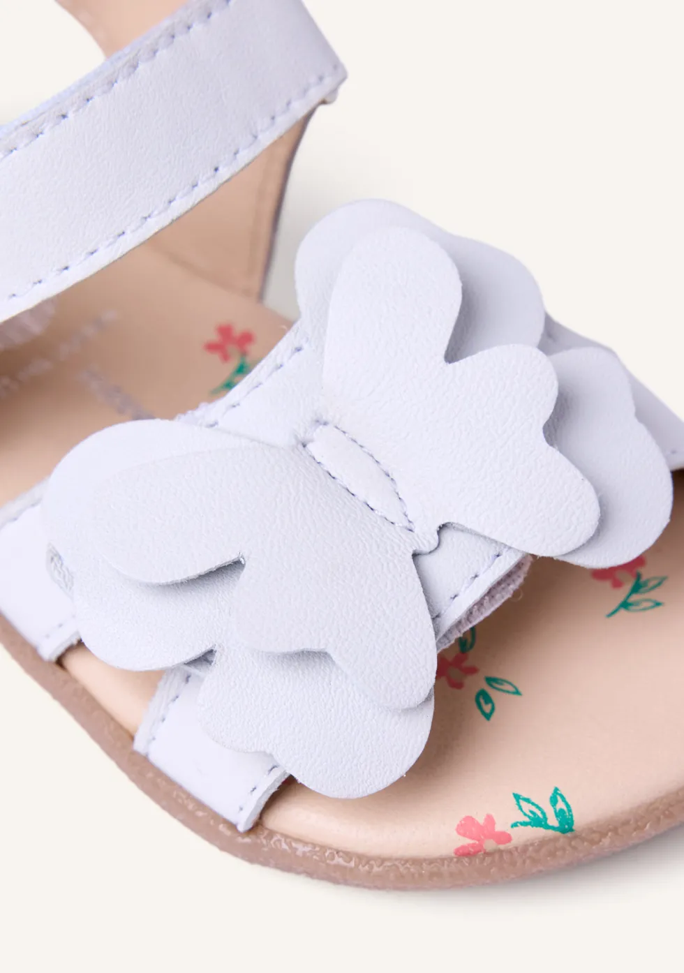 SANDALIAS BAREFOOT PIEL CON MARIPOSA NANDI