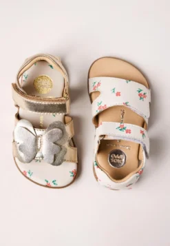 SANDALIAS BAREFOOT PIEL FLORES ARUSHA