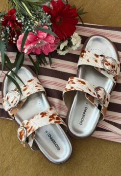 SANDALIAS BIO PIEL ESTAMPADO ANIMAL CARNEY