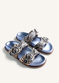 SANDALIAS BIO PIEL ESTAMPADO ANIMAL CARNEY