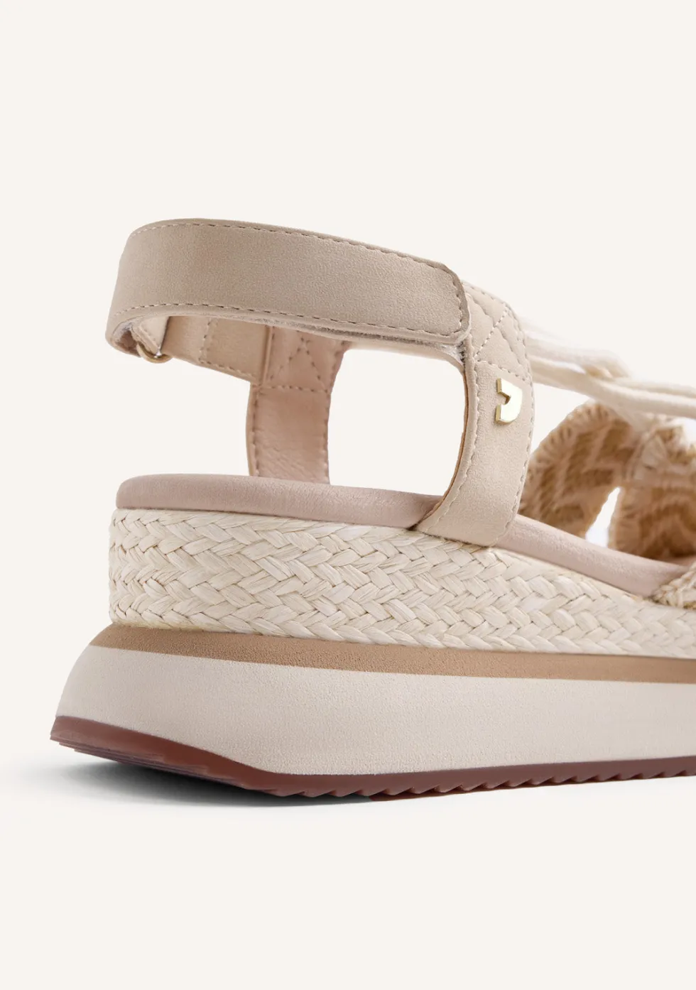 SANDALIAS CUÑA BORDADO UGUNJA