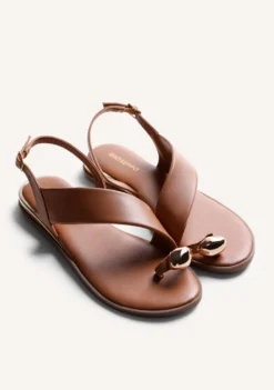 SANDALIAS DE CUERO CON ANILLOS STONY