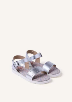 SANDALIAS PIEL BRILLO Y TACHAS CABERFAE
