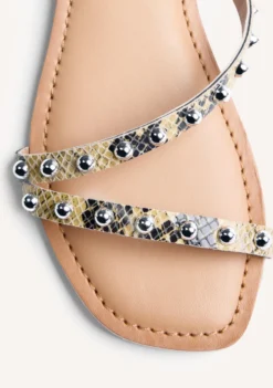 SANDALIAS PIEL ESTAMPADO ANIMAL Y TACHAS SUBUKIA