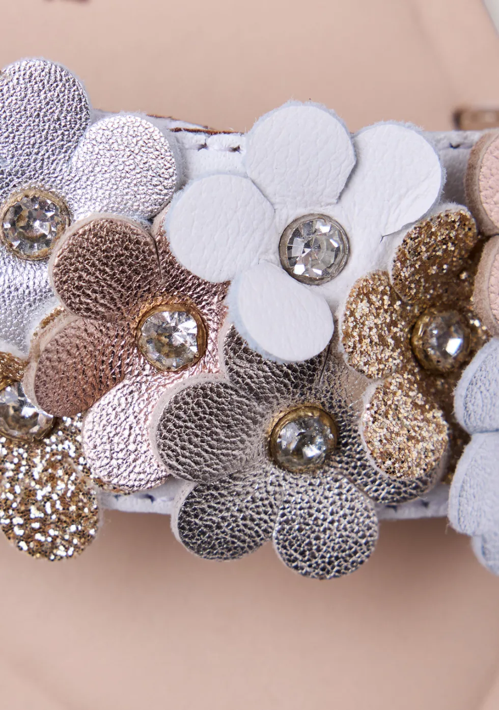 SANDALIAS PIEL FLORES GRADINA