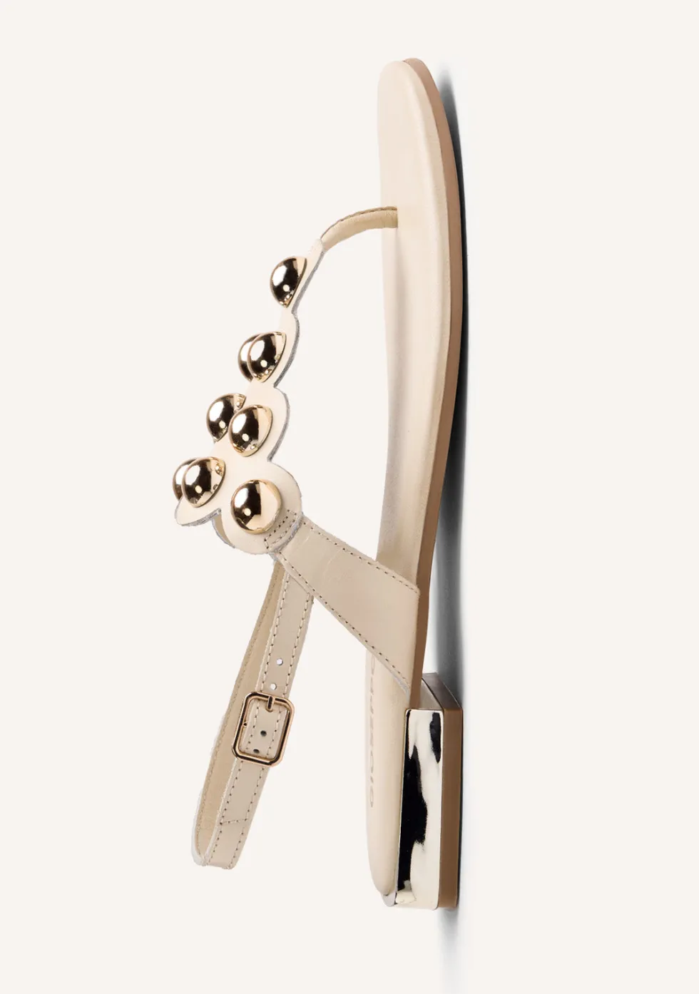SANDALIAS PIEL TACHAS KADUNA