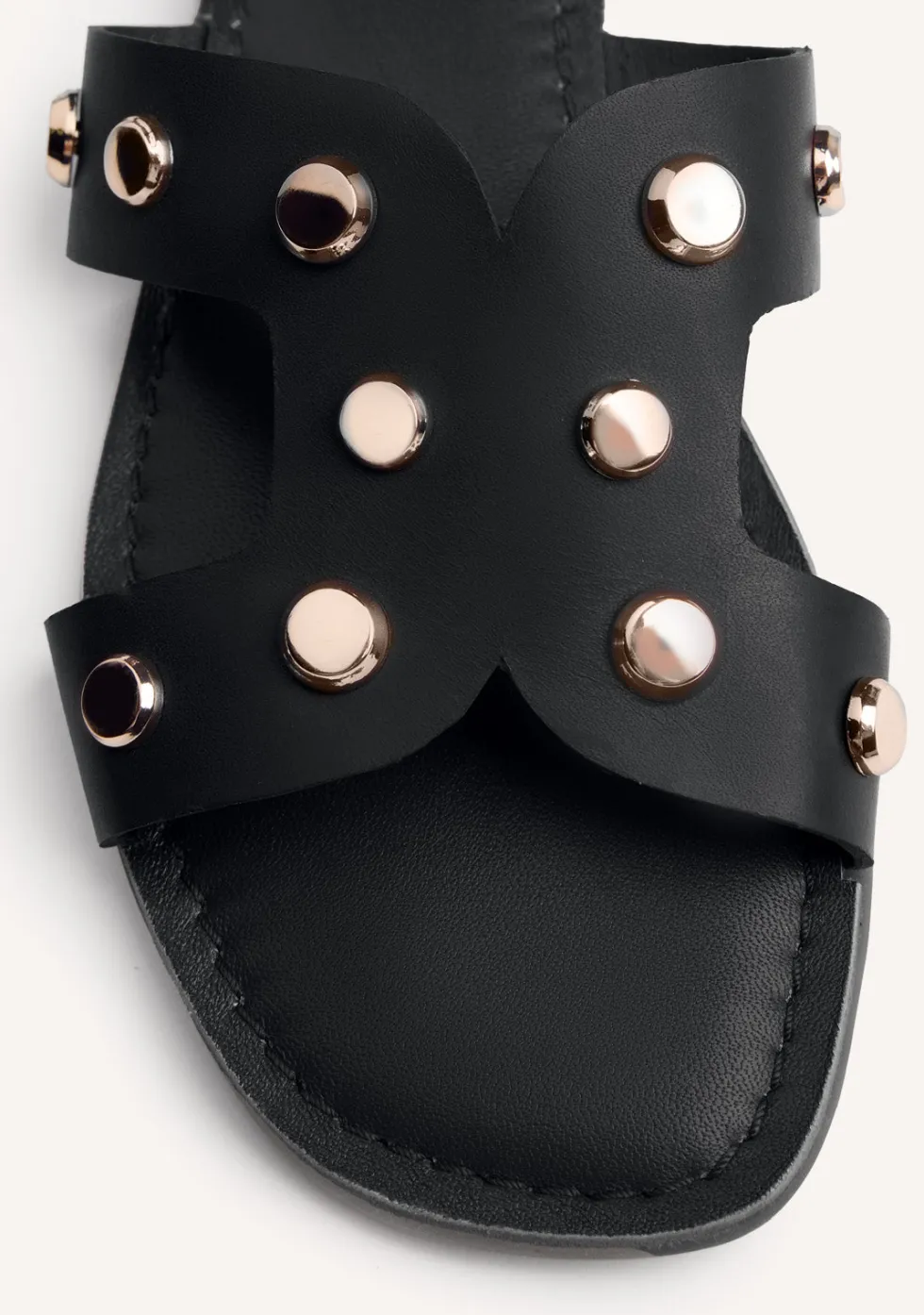 SANDALIAS PIEL TACHAS MILLSTON