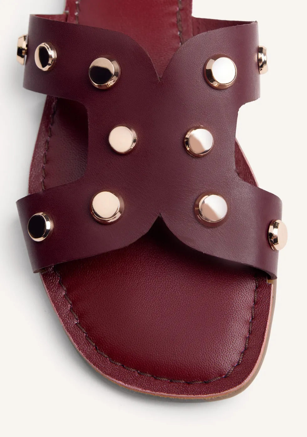 SANDALIAS PIEL TACHAS MILLSTON