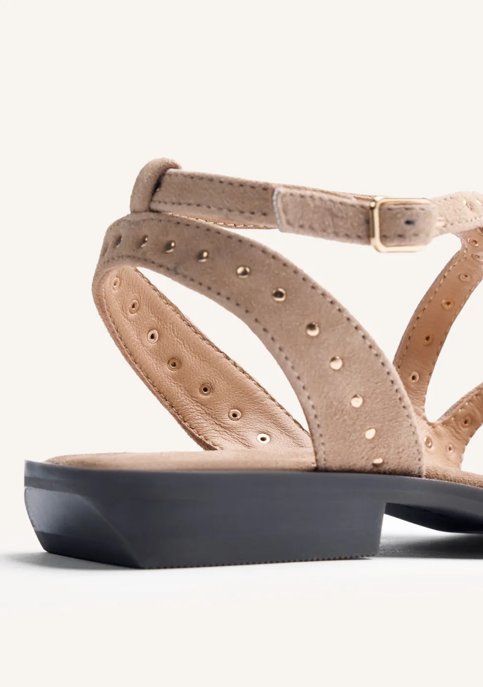 SANDALIAS PIEL TACHAS URBANK