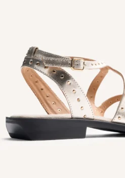 SANDALIAS PIEL TACHAS URBANK