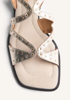 SANDALIAS PIEL TACHAS URBANK