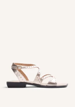 SANDALIAS PIEL TACHAS URBANK