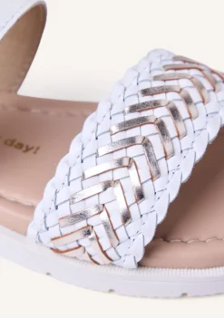 SANDALIAS PIEL TRENZADA BRILLO GEITA