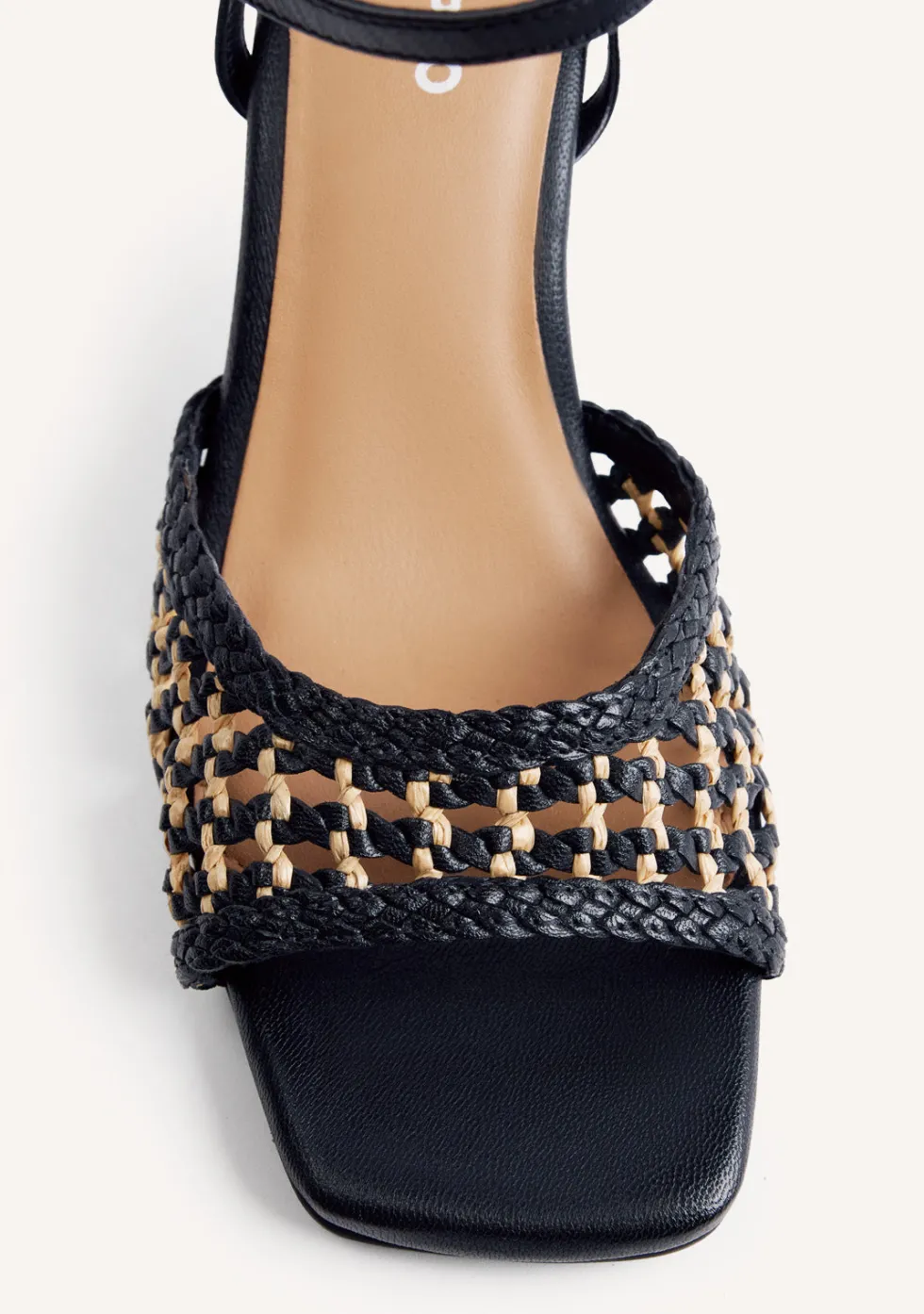 SANDALIAS TACÓN PIEL TRENZADA KAJIADO