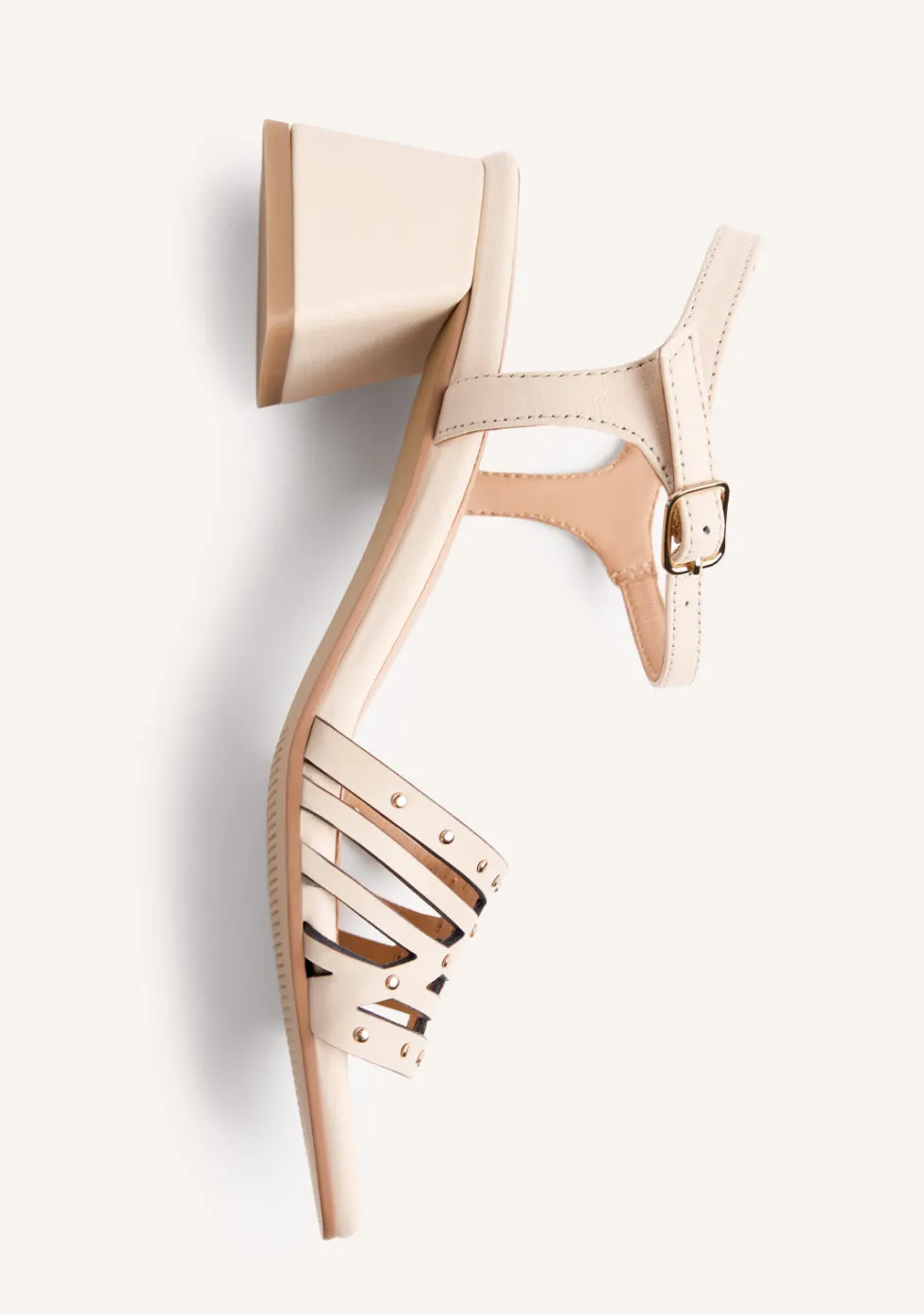 SANDALIAS TACÓN PIEL Y TACHAS BAIS