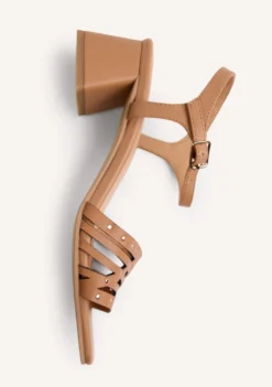 SANDALIAS TACÓN PIEL Y TACHAS BAIS