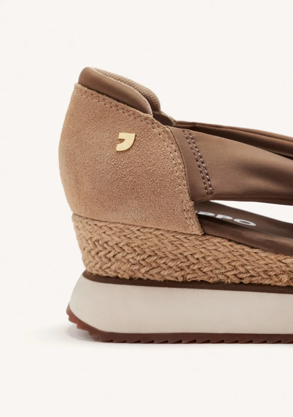 ZAPATILLAS ABIERTAS PIEL CUÑA RAFIA DARLINGTON