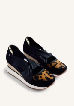 ZAPATILLAS ABIERTAS PIEL CUÑA ESTAMPADO ANIMAL GAPAN
