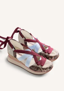 ZAPATILLAS ABIERTAS PIEL CUÑA ESTAMPADO ANIMAL ILORIN