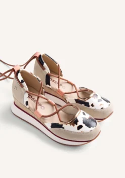 ZAPATILLAS ABIERTAS PIEL CUÑA ESTAMPADO ANIMAL ABUYA