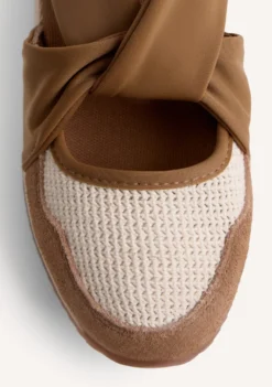 ZAPATILLAS ABIERTAS PIEL Y CROCHET CUÑA VUKA