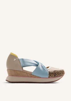ZAPATILLAS ABIERTAS PIEL Y REJILLA CUÑA TARLAC