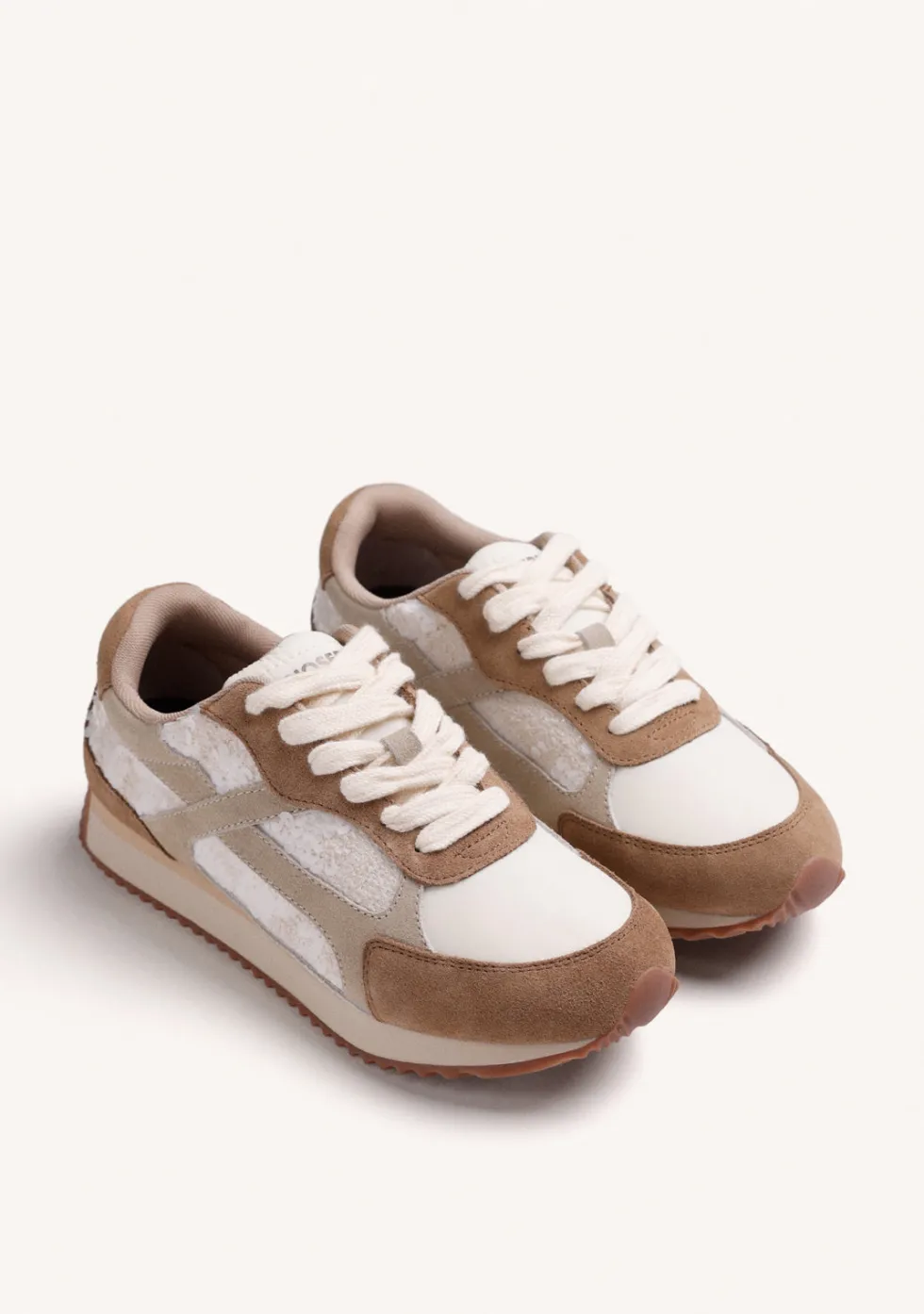 ZAPATILLAS CREMA PIEL BRILLO