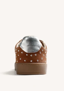 ZAPATILLAS MARRÓN PIEL TACHAS
